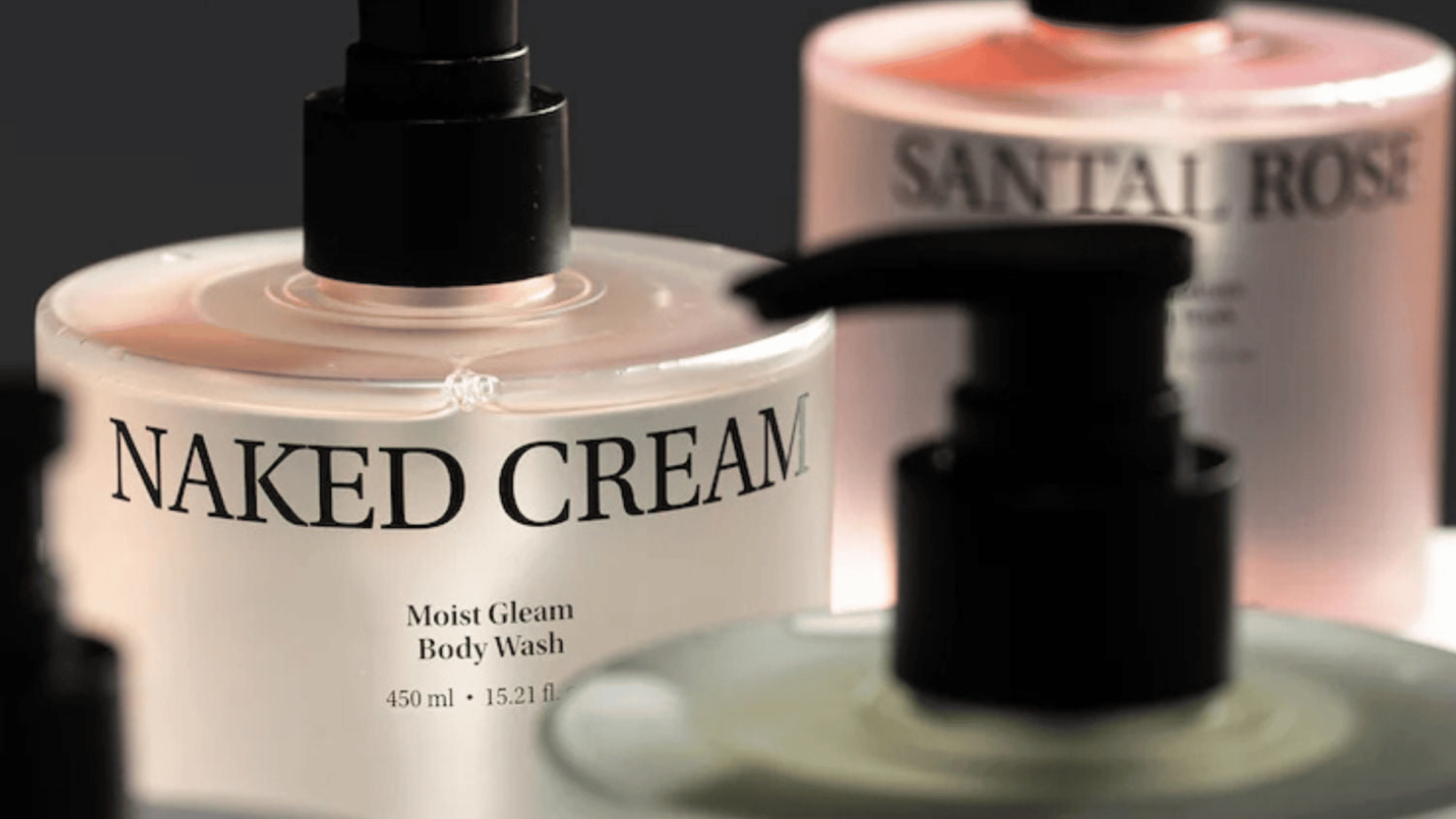 Objet by KUNDAL Moist Gleam Body Wash 450 ml i dofterna Naked Cream och Santal Rose – koreansk kroppsrengöring i pumpflaska.