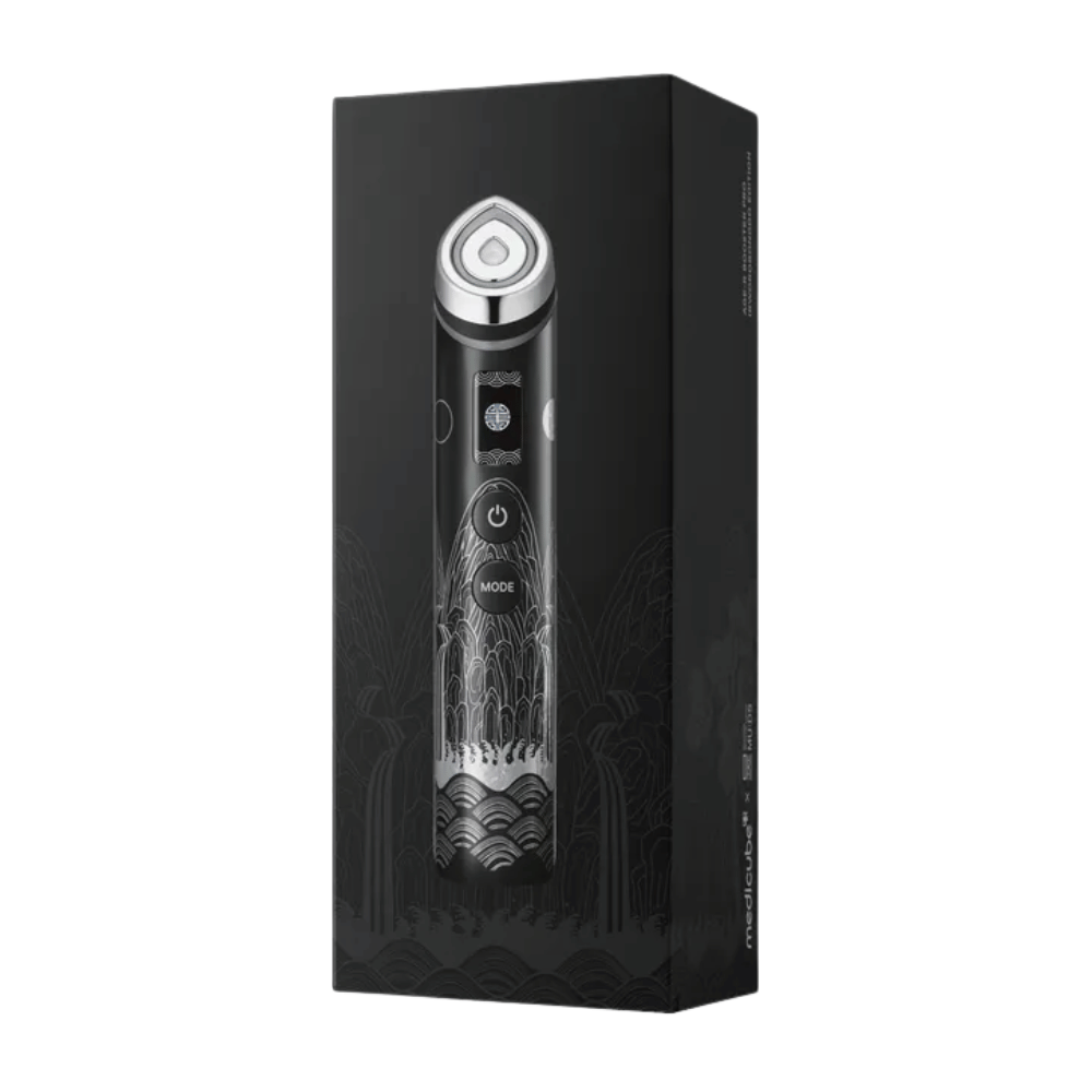 Medicube AGE-R Booster Pro APEC Edition Gesichtsgerät, das die Haut stimuliert, die Aufnahme von Serum erhöht und für festere, strahlendere Haut sorgt.