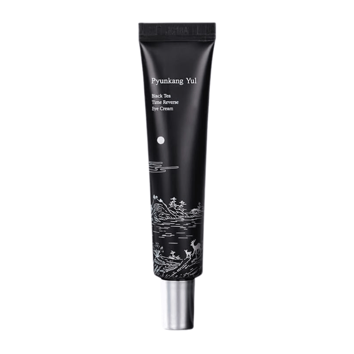 Pyunkang Yul Black Tea Time Reverse Eye Cream 25 ml in schwarzer Tube mit fermentiertem schwarzem Tee, Peptiden und feuchtigkeitsspendenden Inhaltsstoffen für die Augenpartie.