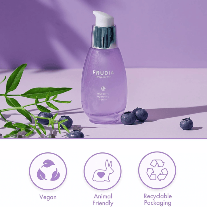 FRUDIA Blueberry Hydrating Serum mit Heidelbeerextrakt, veganer Formel, cruelty-free und recycelbarer Verpackung, entwickelt für Feuchtigkeit und Glanz.