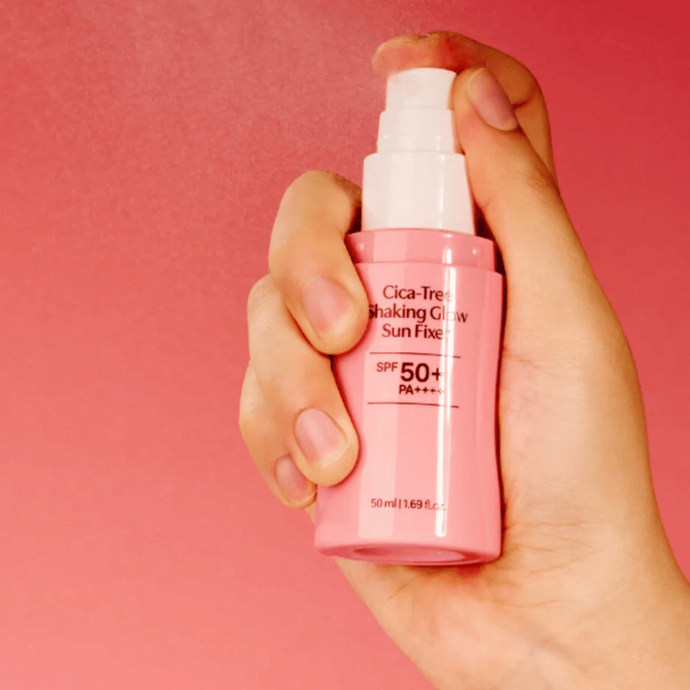 TAGE Cica-Tree Shaking Glow Sun Fixer SPF50+ – Auftragen von koreanischem Sonnenschutz mit Sprühpumpe
