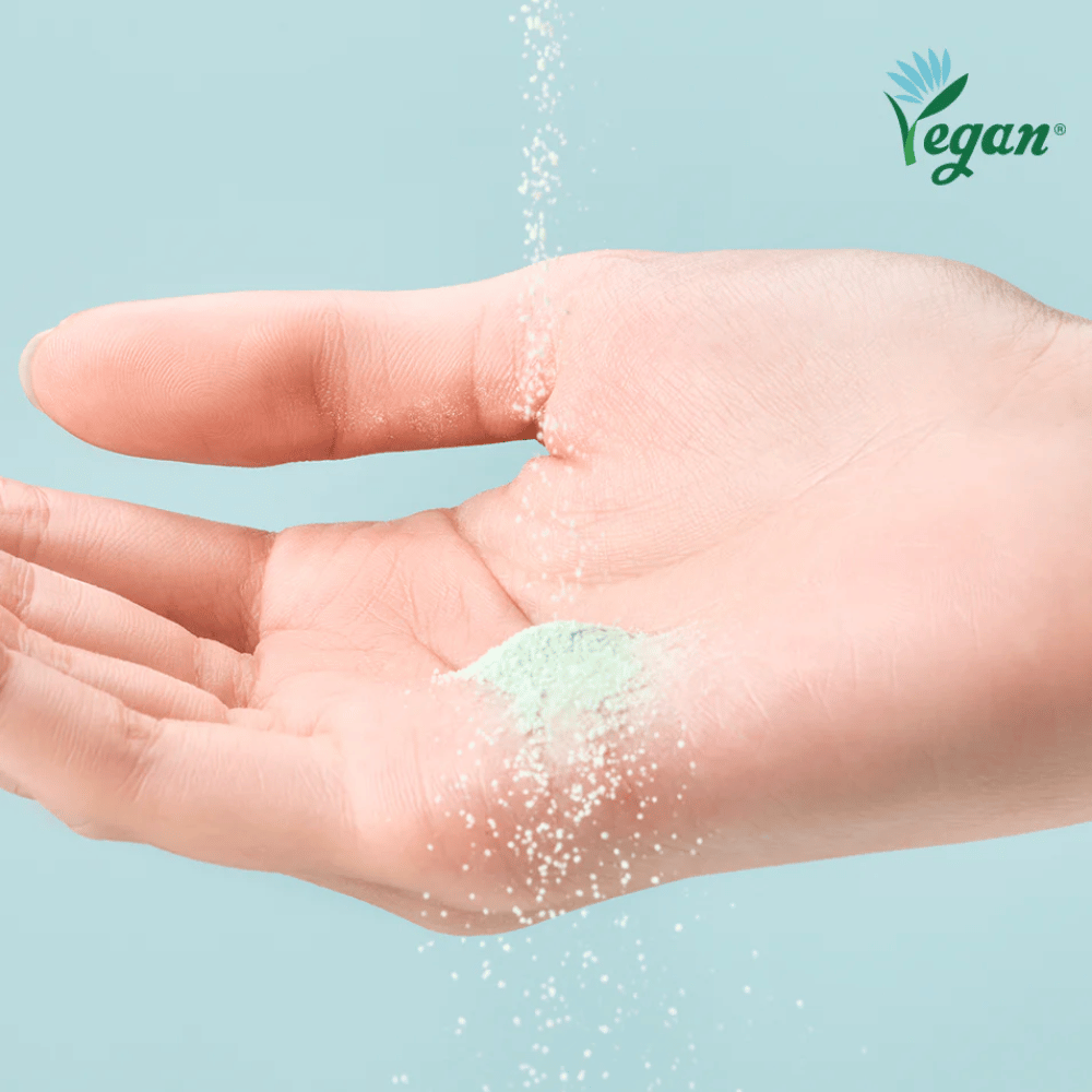 TOCOBO Cica Calming Powder Wash in Pulverform, das mit Wasser aktiviert wird und die Haut sanft reinigt.