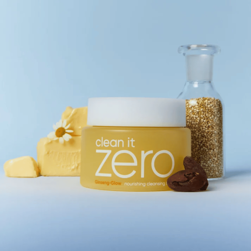 Produktbild des Clean It Zero Ginseng-Glow Cleansing Balm mit Inhaltsstoffinspirationen wie Ginseng und nährenden Ölen, ein sanfter Reinigungsbalsam, der Make-up schmilzt und die Haut reinigt, ohne sie auszutrocknen.