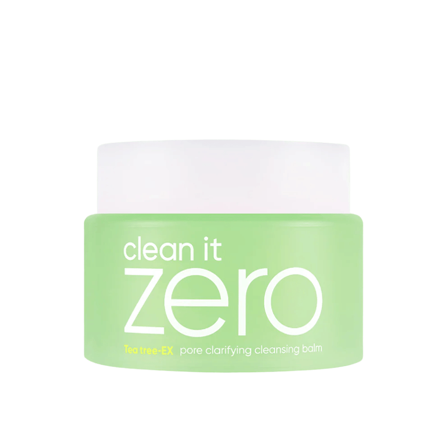 Clean It Zero Tea Tree-EX Pore Clarifying Cleansing Balm in einem grünen Behälter auf weißem Hintergrund, entwickelt für fettige und Mischhaut, die eine ausgleichende und porenreinigende Reinigung benötigt.