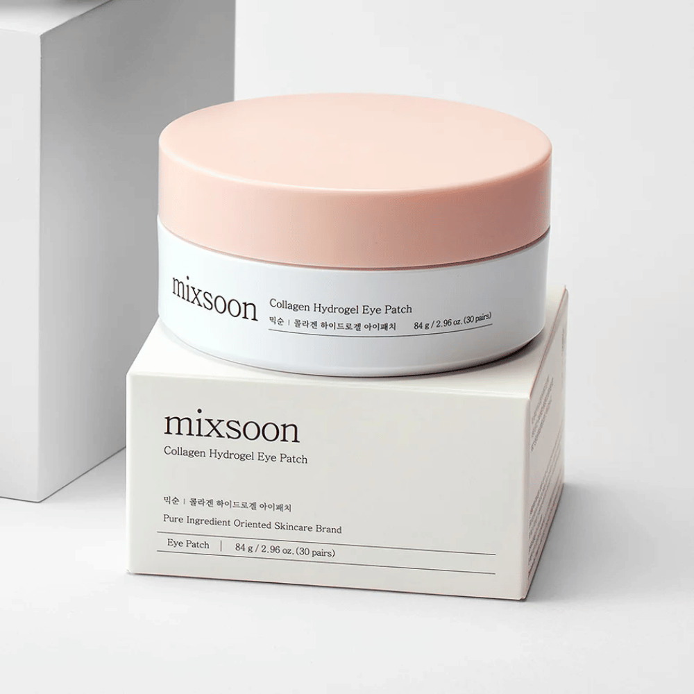 Bild von Mixsoon Collagen Hydrogel Eye Patch. Das Glas ist rosa und weiß und enthält 84 g Augenpflaster mit Kollagen. Es liegt auf einem weißen Karton mit Text, der das Produkt und seinen Inhalt beschreibt. Das Design ist elegant und modern, perfekt für die Augenpflege.
