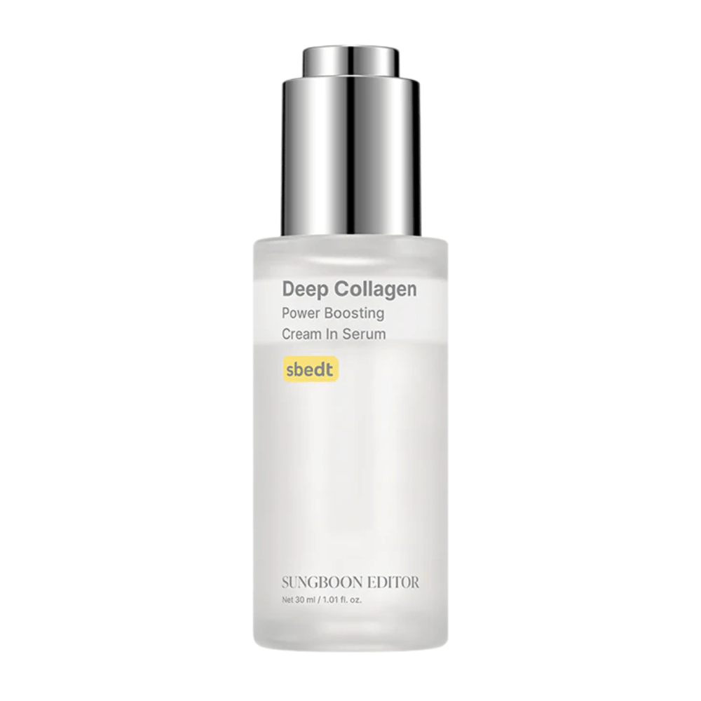 Deep Collagen Power Boosting Cream in Serum in eleganter transparenter Flasche mit Silberdeckel. Ein kollagenreiches Produkt, das vollere Haut verleiht.