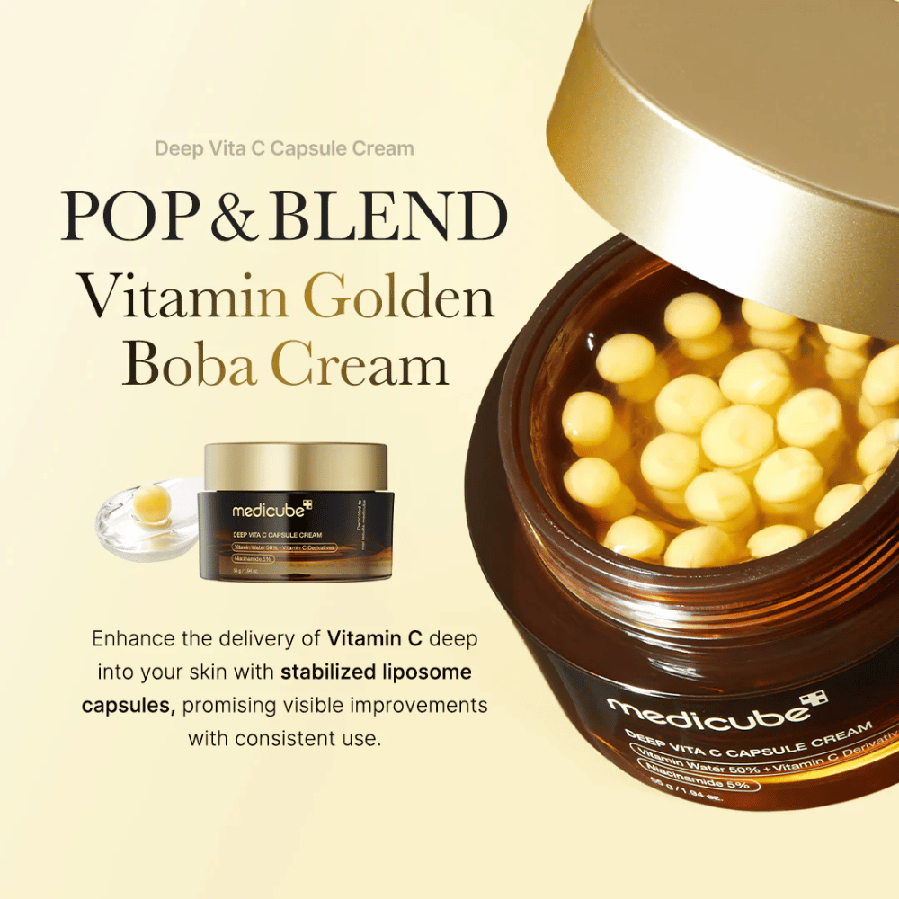 Die Verpackung von "Medicube Deep Vita C Capsule Cream", einer mit Vitamin C angereicherten Creme, die stabilisierte Liposomenkapseln enthält, um effektiv in die Haut einzudringen. Der Text "POP & BLEND Vitamin Golden Boba Cream" betont die Eigenschaften des Produkts, und die visuelle Präsentation zeigt die Kapseln, die bei kontinuierlicher Anwendung sichtbare Verbesserungen versprechen.