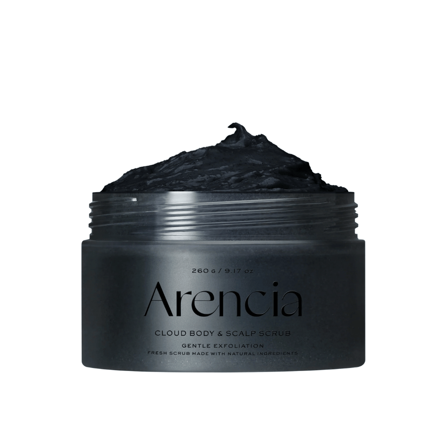 Arencia Cloud Body & Scalp Scrub mit schwarzer Peeling-Textur in offener Dose, Körper- und Kopfhautpeeling, das sanft peelt und reinigt.