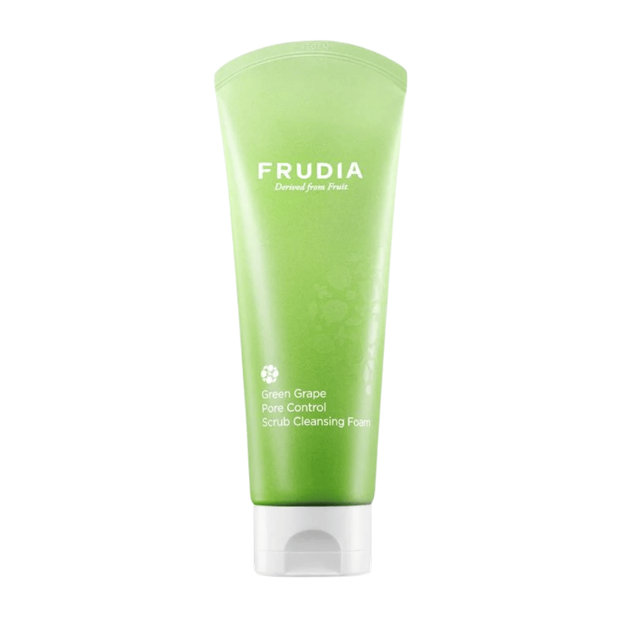 FRUDIA Green Grape Pore Control Scrub Cleansing Foam – porenverkleinernde Gesichtsreinigung mit grünem Traubenextrakt, die sanft exfoliert, die Poren tiefenreinigt und den Talg für klarere Haut ausgleicht.