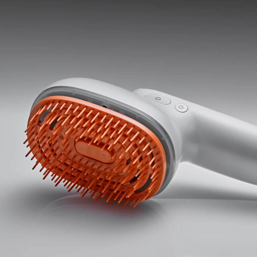 LILYEVE GrowTurn Brush Steam Booster – Nahaufnahme von Bürstenkopf und Bedientasten
