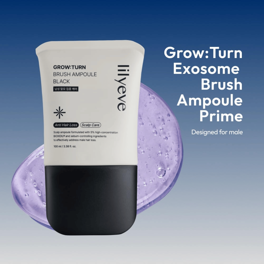 Nahaufnahme von LILYEVE Grow:Turn Exosome Brush Ampoule Prime mit dekorativen Serumtropfen und dem einzigartigen Bürstenapplikator. Das Bild betont die einfache Anwendung direkt auf der Kopfhaut und die gezielte Pflege der Haarwurzeln.