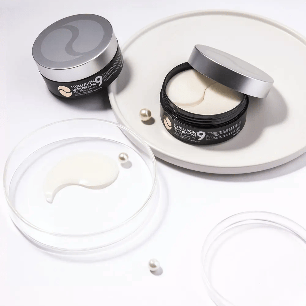 Hyaluron Dark Benone Peptide 9 Ampoule Eye Patch in offener Dose mit Hydrogel-Patches – intensiv feuchtigkeitsspendende Augenmaske mit Peptiden und Hyaluronsäure.