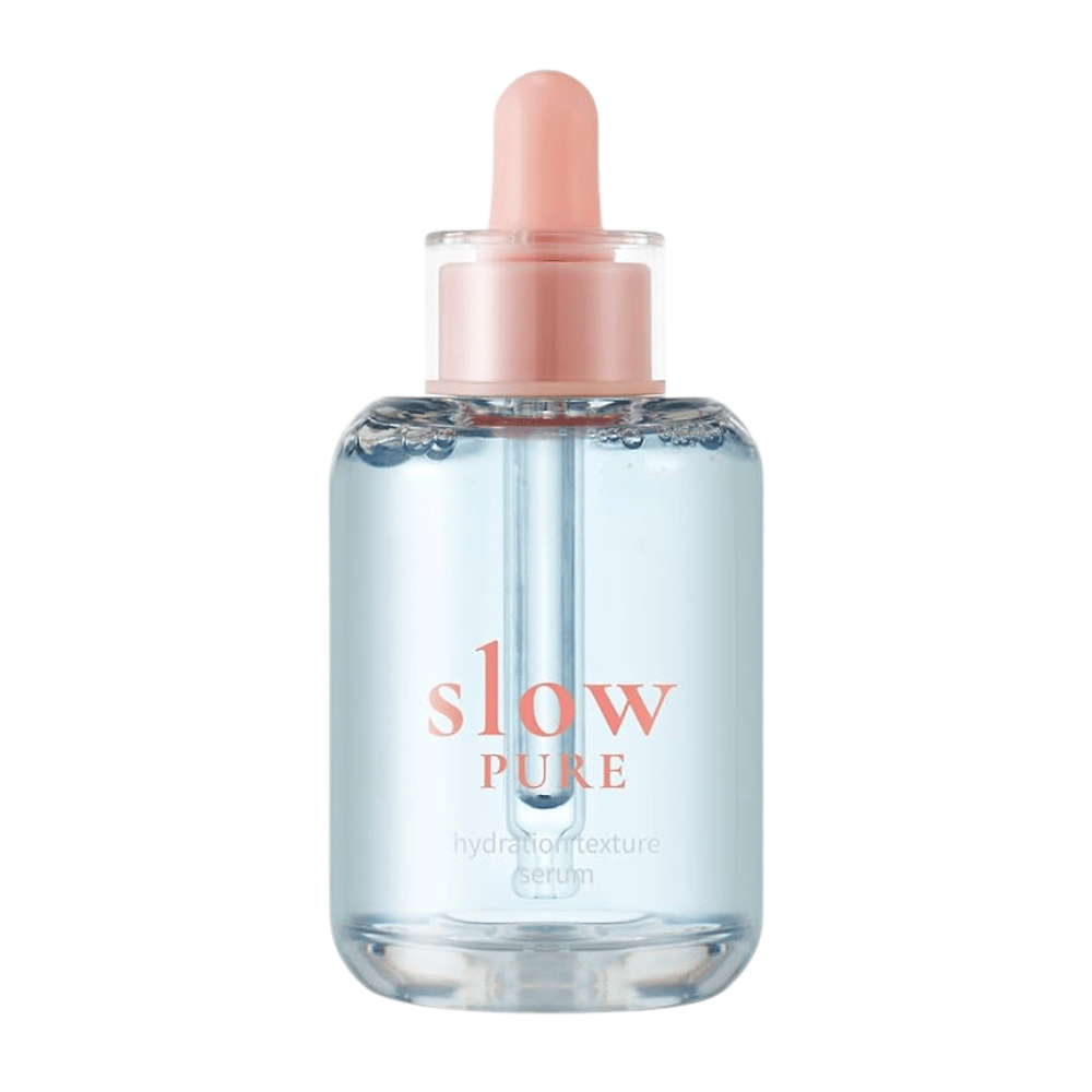Slow Pure Hydration Texture Serum in einer klaren Glasflasche mit Pipette, gefüllt mit feuchtigkeitsspendendem blauem Serum.