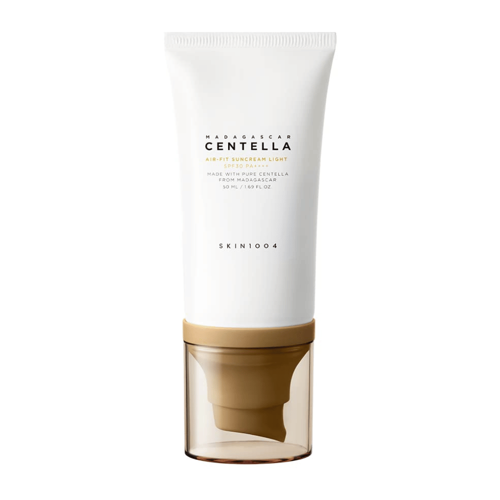 SKIN1004 Madagascar Centella Air-Fit Suncream Light SPF30 PA++++ – leichte Sonnencreme mit Centella Asiatica, die die Haut schützt, mit Feuchtigkeit versorgt und für empfindliche Haut geeignet ist.