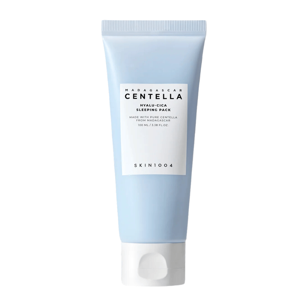 Das Bild zeigt "Madagascar Centella Hyalu-Cica Sleeping Pack" in einer 100 ml Tube von SKIN1004, ein Hautpflegeprodukt zur Anwendung über Nacht.