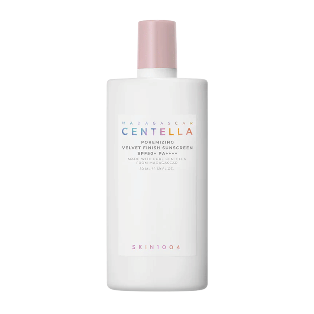 SKIN1004 Madagascar Centella Poremizing Velvet Finish Sunscreen SPF 50+ PA++++ – Sonnencreme mit Centella Asiatica aus Madagaskar, die die Haut beruhigt, Glanz reduziert und einen hohen Breitband-UV-Schutz bietet.