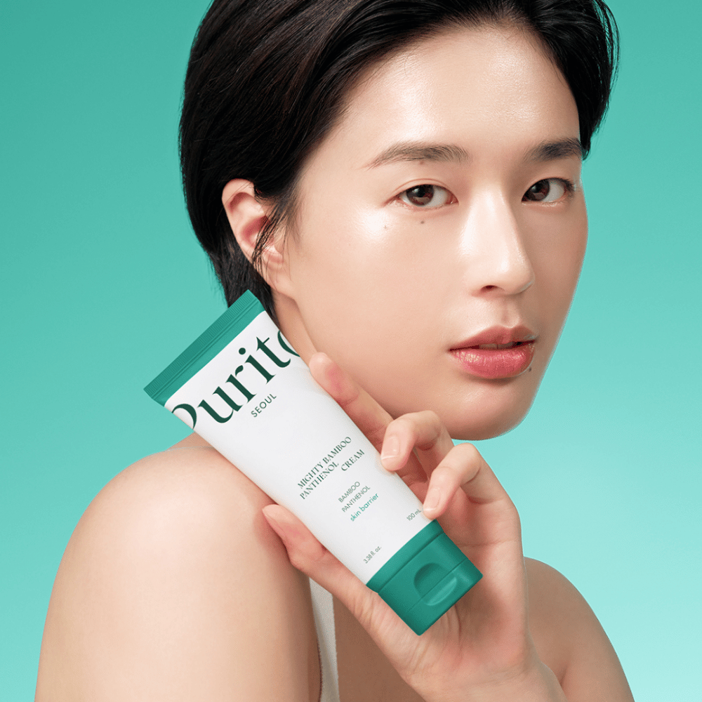 Purito Mighty Bamboo Panthenol Cream ist eine nährstoffreiche Feuchtigkeitscreme, die Bambusextrakt und Panthenol enthält, um die Hautbarriere zu stärken und empfindliche Haut zu beruhigen. Sie spendet tiefgehende Feuchtigkeit, reduziert Rötungen und hinterlässt die Haut weich und ausgeglichen. Perfekt für den täglichen Gebrauch.