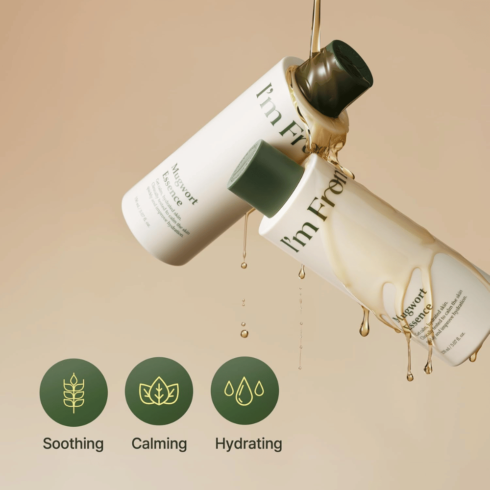 I'm From Mugwort Essence mit Beifußextrakt, das gereizte Haut beruhigt, intensiv mit Feuchtigkeit versorgt und hilft, die Hautbarriere zu stärken.