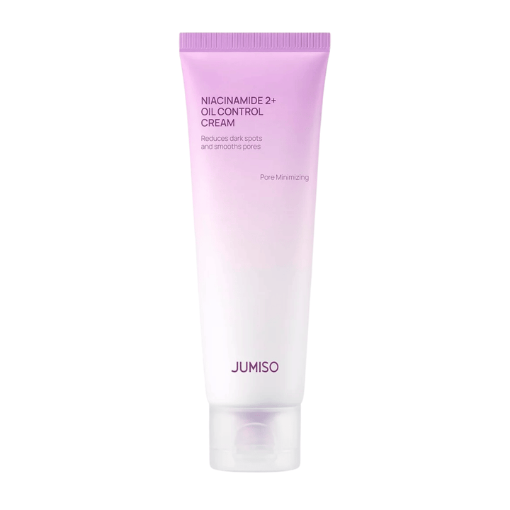 Produktbild von JUMISO Niacinamide 2+ Oil Control Cream auf hellem Hintergrund. Die rosa-weiße Tube hebt den Fokus des Produkts auf Talgkontrolle, Porenverkleinerung und einen verbesserten Hautton für fettige und Mischhaut hervor.