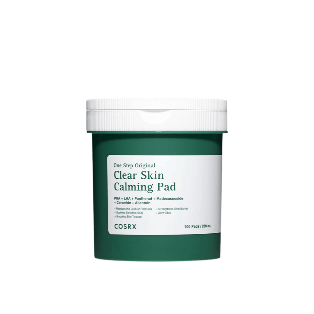Freigestelltes Produktbild von COSRX One Step Original Clear Skin Calming Pad in grüner Verpackung vor hellem Hintergrund.