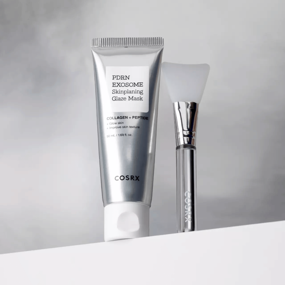 COSRX PDRN EXOSOME Skinplaning Glaze Mask mit Pinsel für ein einfaches Auftragen und Ergebnisse, die Ausstrahlung und glatte Haut verleihen.