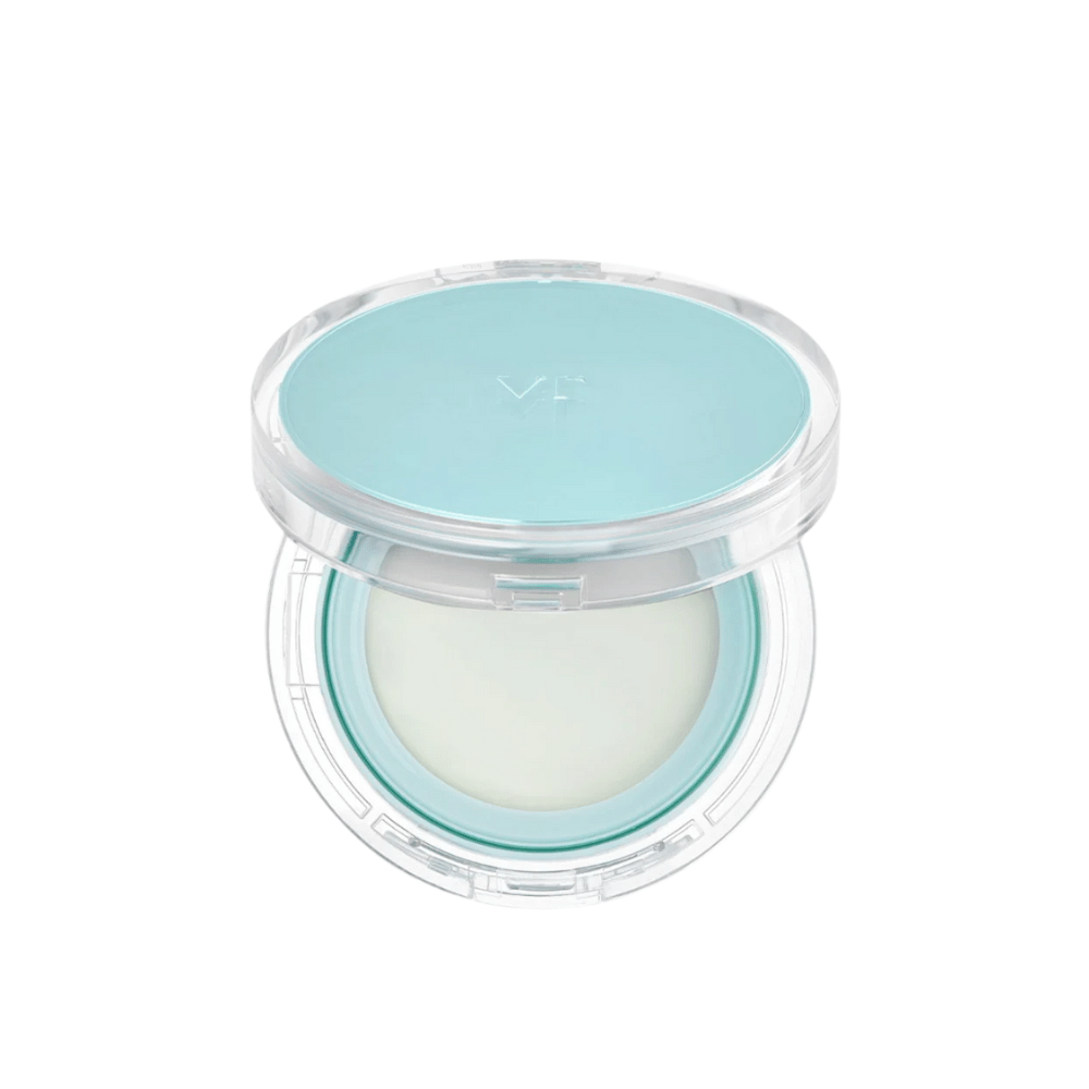 Offenes Glas mit VT PDRN Essence Glow Sun Pact. Es hat eine weiße Innenseite mit einem blauen Deckel, entworfen, um ein strahlendes Ergebnis auf der Haut zu erzielen.