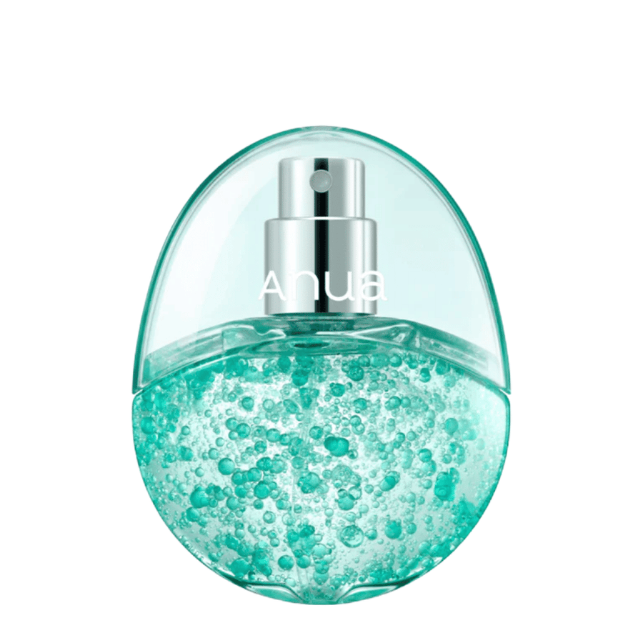 Freigestelltes Produktbild von Anua PDRN Hyaluronic Acid Hydrating Capsule Mist vor hellem Hintergrund. Die eiförmige Flasche hat einen transparenten oberen Teil und einen unteren Teil, der mit türkisfarbenen feuchtigkeitsspendenden Kapseln gefüllt ist, was die einzigartige Formulierung des Produkts und sein Premium-Gefühl hervorhebt.
