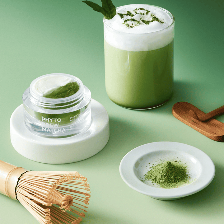 Dual-Creme und Gel mit Matcha-Extrakt, die intensiv Feuchtigkeit spendet, empfindliche Haut beruhigt und die Hautbarriere stärkt