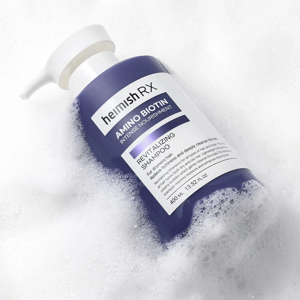 Heimish RX Amino Biotin Revitalizing Shampoo 400 ml im Schaum – nährstoffreiches Shampoo für trockenes Haar, das sanft reinigt und die Kopfhaut befeuchtet.