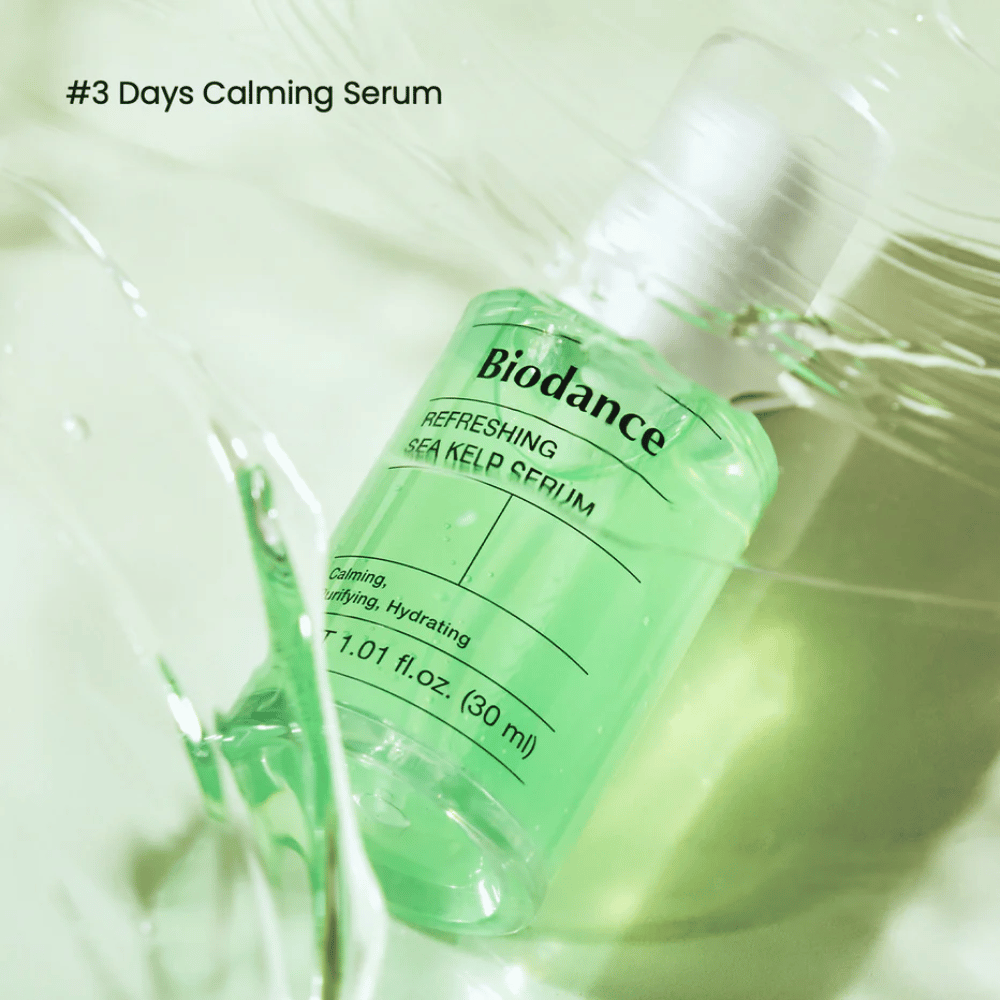 Biodance Refreshing Sea Kelp Serum in flüssiger Textur – schnell einziehende Formel für empfindliche und fettige Haut.