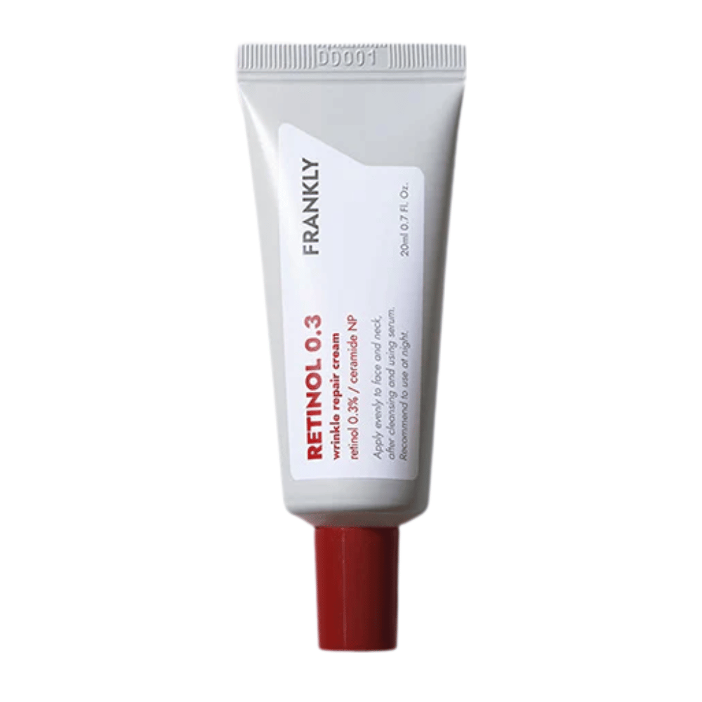 FRANKLY Retinol 0.3 Cream in weißer Tube mit rotem Deckel. Eine Anti-Aging-Creme mit 0,3 % Retinol und Ceramid NP für festere und glattere Haut.