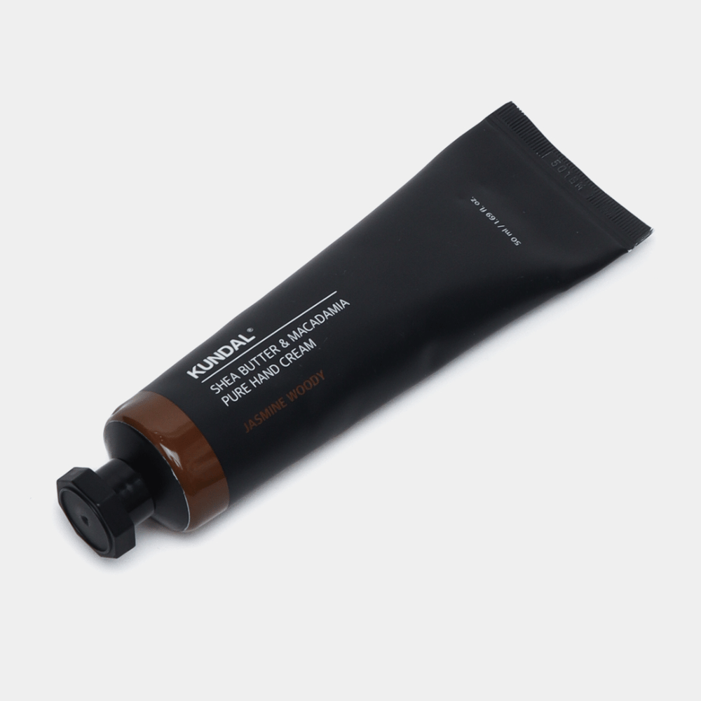 KUNDAL Shea Butter & Macadamia Pure Hand Cream Jasmine Woody – feuchtigkeitsspendende Handcreme mit Sheabutter und Macadamiaöl für weiche Hände und einen warmen, blumigen Duft.