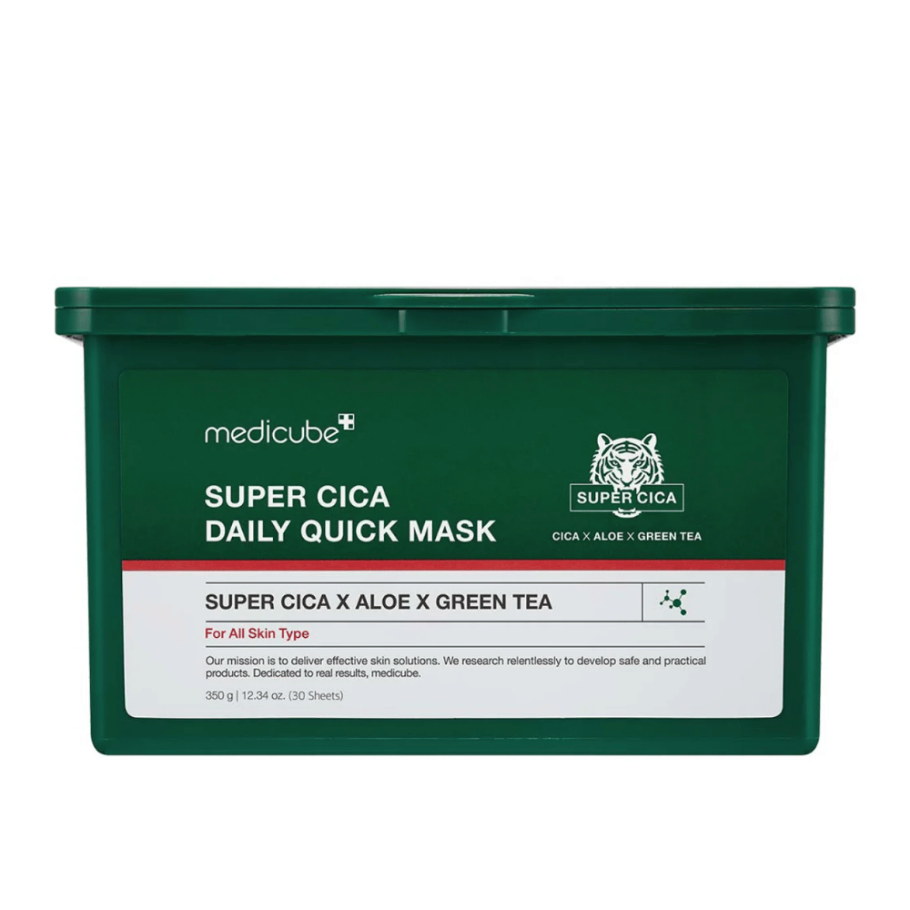 Grüne Plastikdose mit Etikett für medicube Super Cica Daily Quick Mask – eine Gesichtsmaske mit Cica, Aloe und grünem Tee für tägliche Feuchtigkeitspflege und beruhigende Wirkung auf alle Hauttypen.