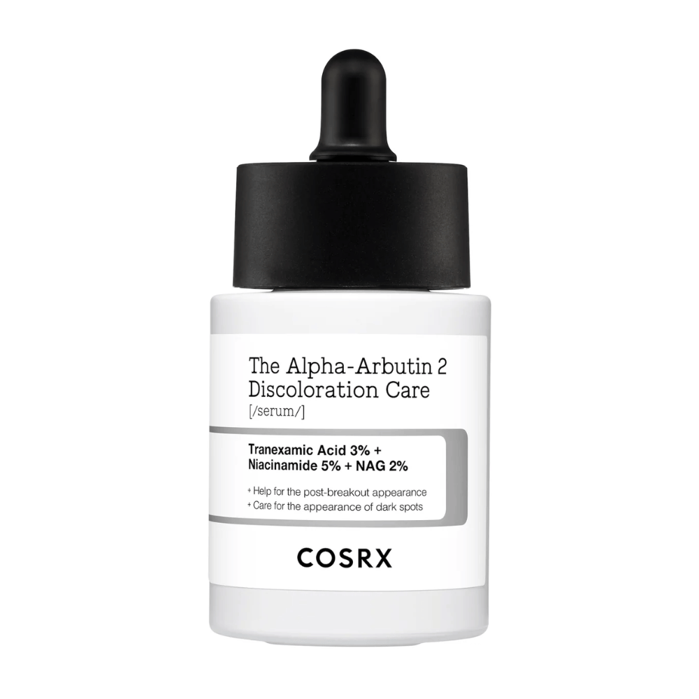 COSRX The Alpha-Arbutin 2 Discoloration Care Serum mit 3% Tranexamsäure, 5% Niacinamid und 2% NAG. Ein Serum, das sich gegen dunkle Flecken und Pigmentierung richtet, für einen gleichmäßigeren Hautton und mehr Ausstrahlung.