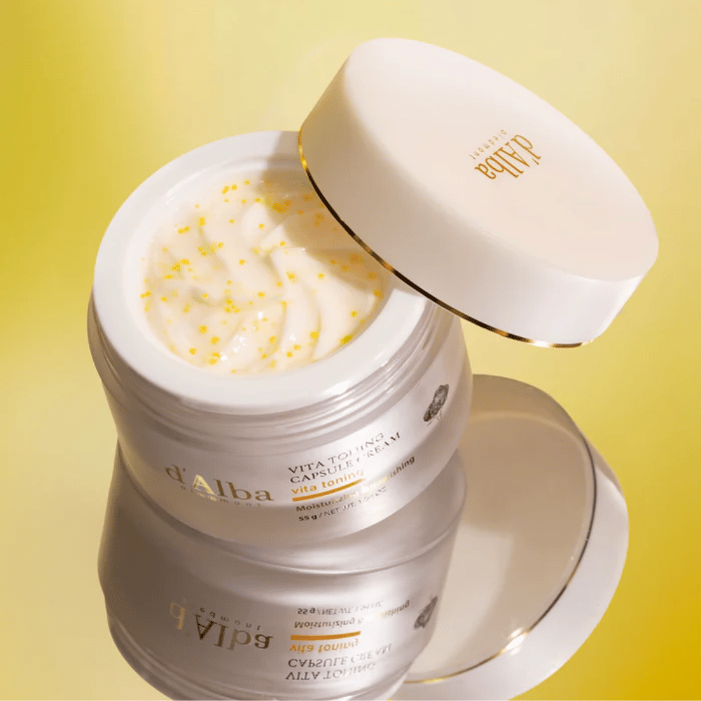 d'Alba Vita Toning Capsule Cream Gesichtscreme – feuchtigkeitsspendende Creme mit Kapseltechnologie, die hilft, die Haut zu nähren und die Hautstruktur zu glätten.