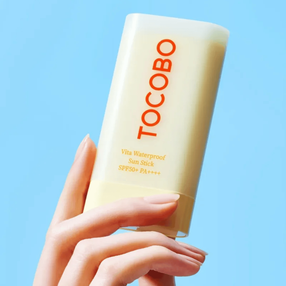 TOCOBO Vita Waterproof Sun Stick bietet effektiven Schutz mit SPF50+ PA++++. Perfekt für empfindliche Haut, zieht ohne Kleben ein und ist wasserfest für aktive Tage.
