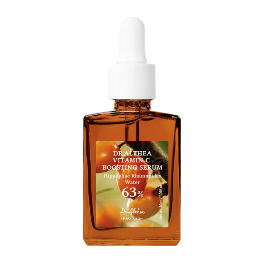 Dr. Althea Vitamin C Boosting Serum enthält 63% Sanddornwasser und ist entwickelt, um den Hautton auszugleichen und dunkle Flecken zu reduzieren. Diese effektive Formel verleiht der Haut einen strahlenden Glanz und fördert die Zellerneuerung für ein jugendlicheres Aussehen.
