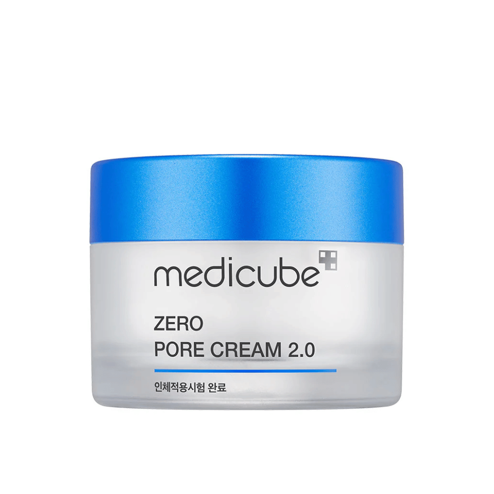 Medicube Zero Pore Cream 2.0 ist eine porenverfeinernde Gesichtscreme, die speziell entwickelt wurde, um eine glattere und mattierte Hautstruktur zu bieten. Sie hilft, die Talgproduktion zu kontrollieren und die Sichtbarkeit der Poren zu reduzieren, was sie ideal für fettige und Mischhaut macht.