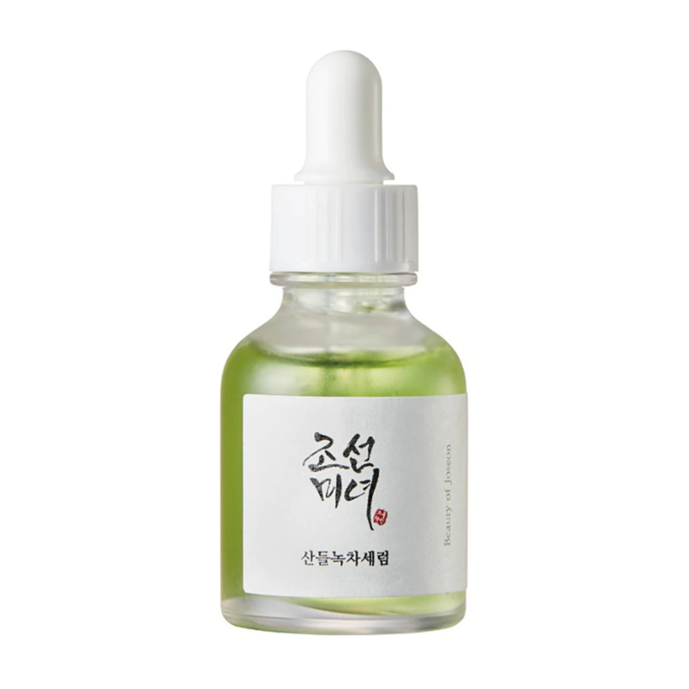 Eine Flasche Beauty of Joseon Calming Serum 30ml auf weißem Hintergrund mit Panthenol.